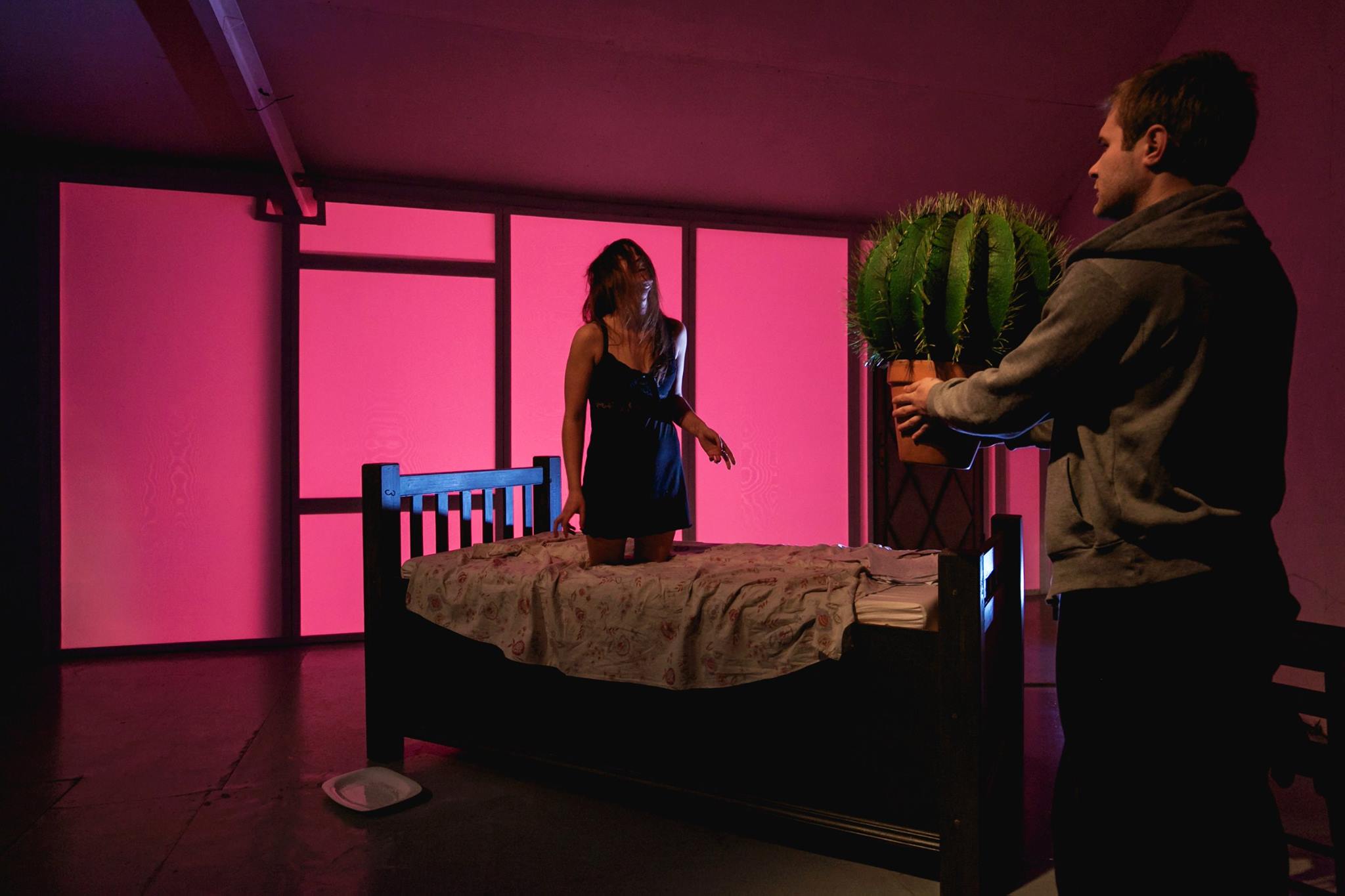 Skats no DDT izrādes 