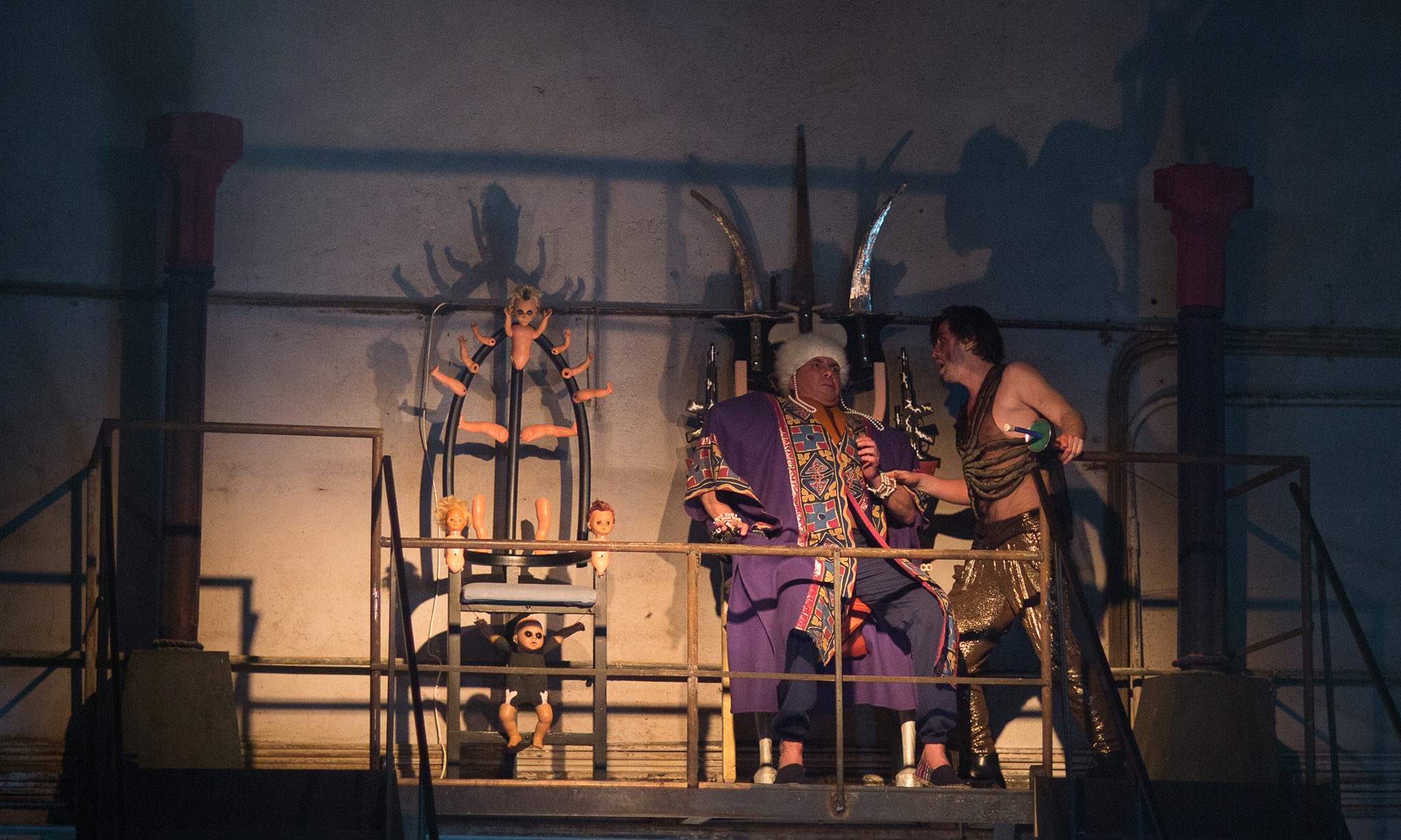 Klaudijs – Mihails Samodahovs, Hamlets – Jurijs Djakonovs // Foto – Džeina Saulīte