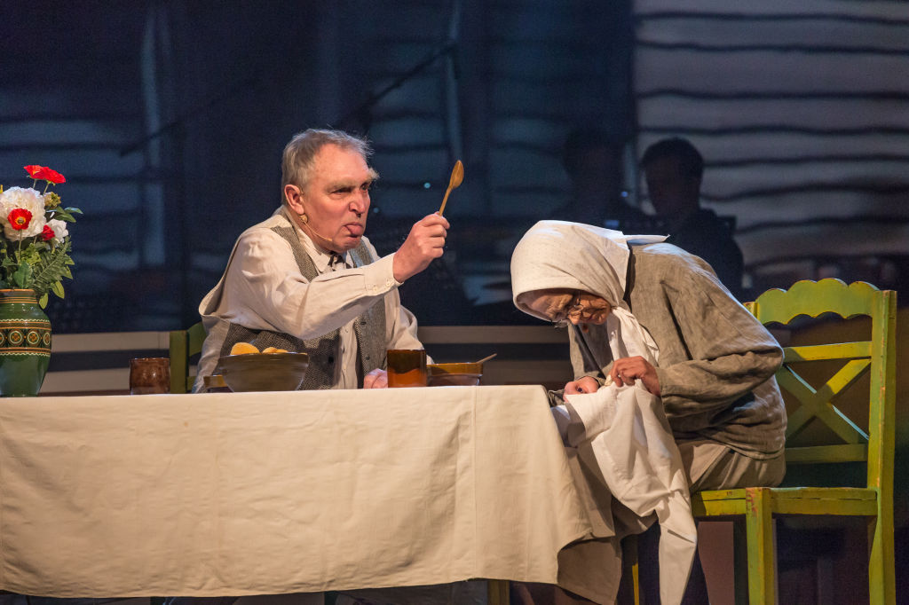 Skats no Nacionālā teātra izrādes 