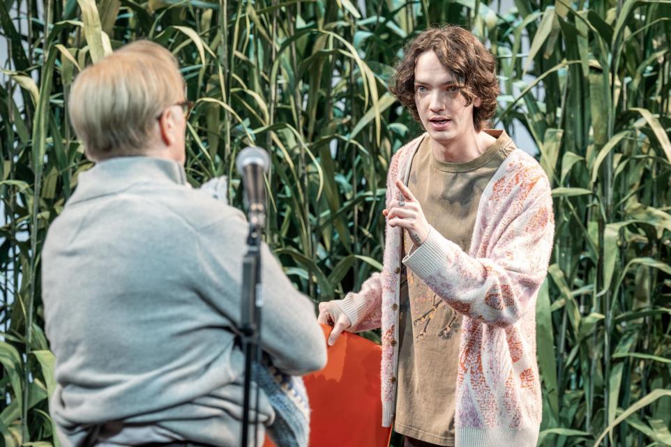 Konstantīns Trepļevs – Kodi Smits-Makfijs // Foto – Marc Brenner (Barbican Centre)