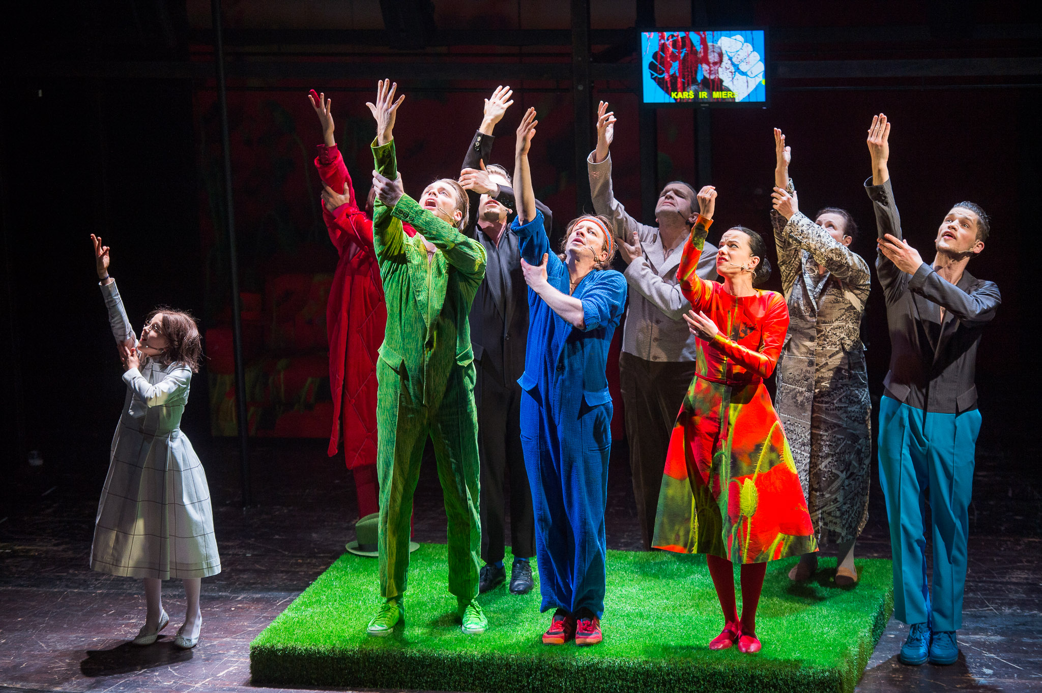 Skats no Liepājas teātra izrādes 