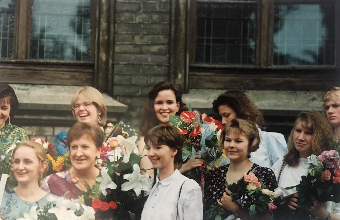 Foto no 1. kritikas bakalaura studiju kursa izlaiduma 1995. gada 1. jūlijā // Foto no Henrietas Verhoustinskas privātā arhīva