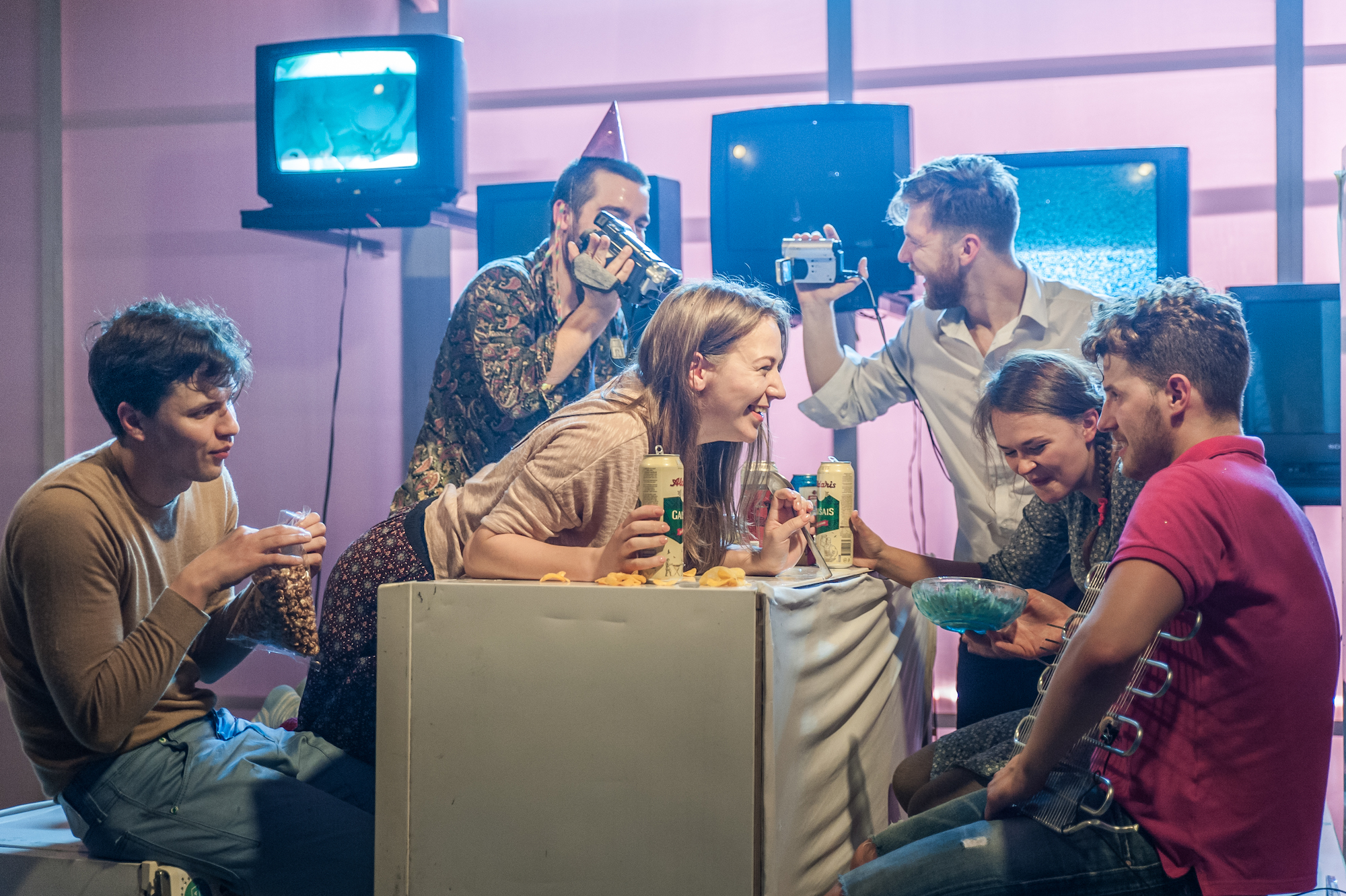 Skats no DDT izrādes 