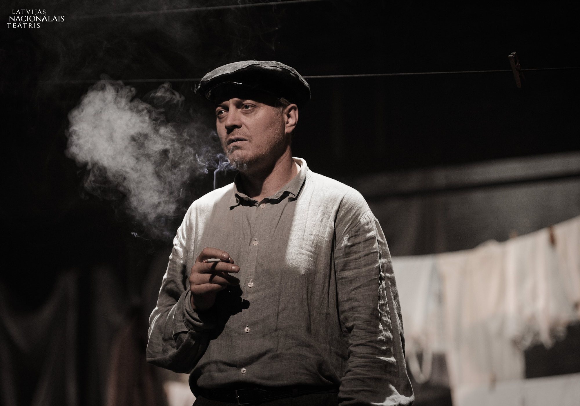 Normunds Laizāns Oļģerta Krūma lomā izrādē “...bagātā kundze” (2013) // Foto – Latvijas Nacionālā teātra foto arhīvs