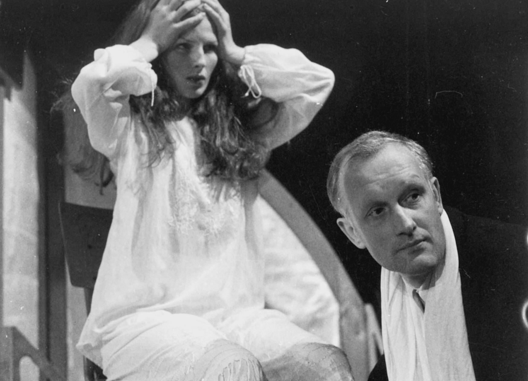 Skats no Annas Eižvertiņas izrādes 