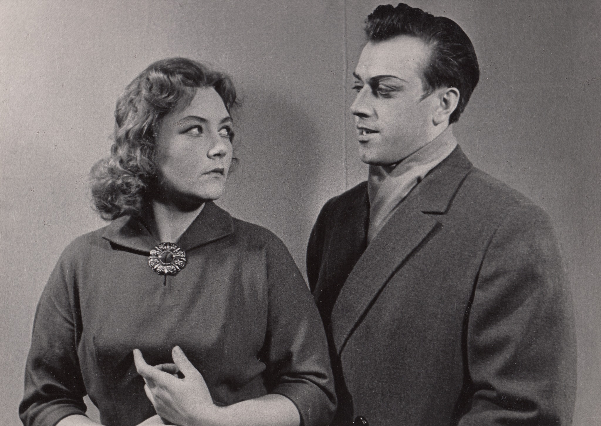 Arturs Bērziņš Zigmāra lomā izrādē “Vikas pirmā balle” (1960) // Foto – J. Lerhs