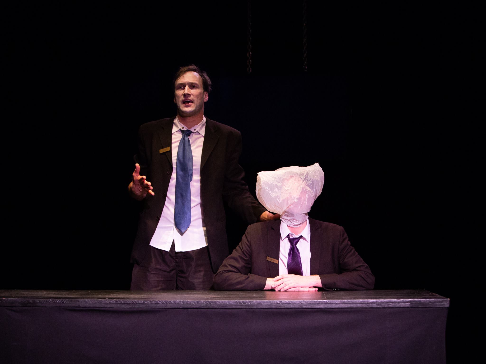 Ivars Krasts un Armands Berģis izrādē