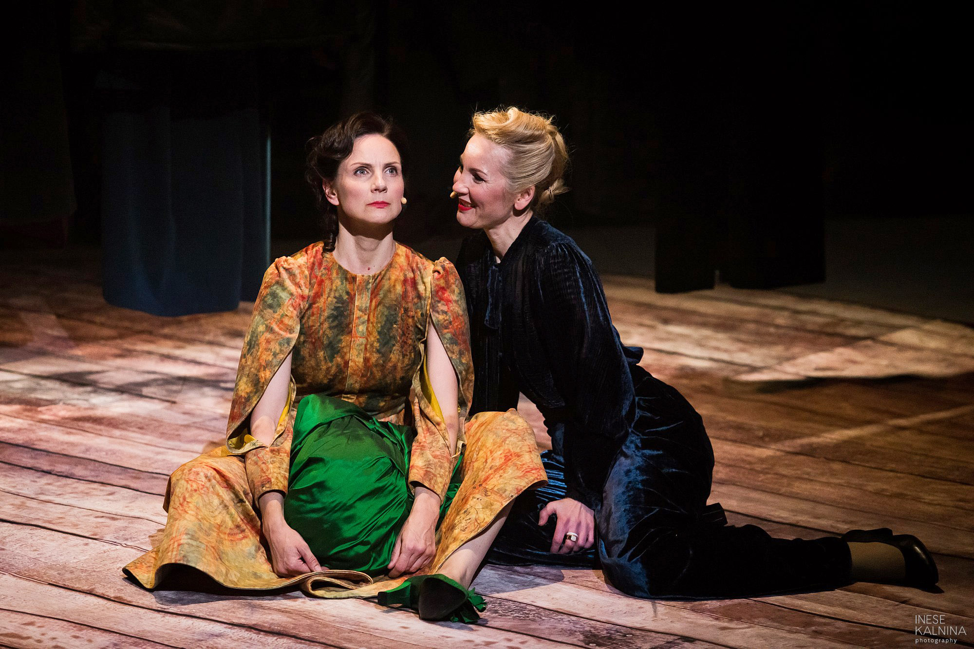 Ligita – Inga Misāne-Grasberga, Emīlija – Veronika Plotņikova // Foto – Inese Kalniņa