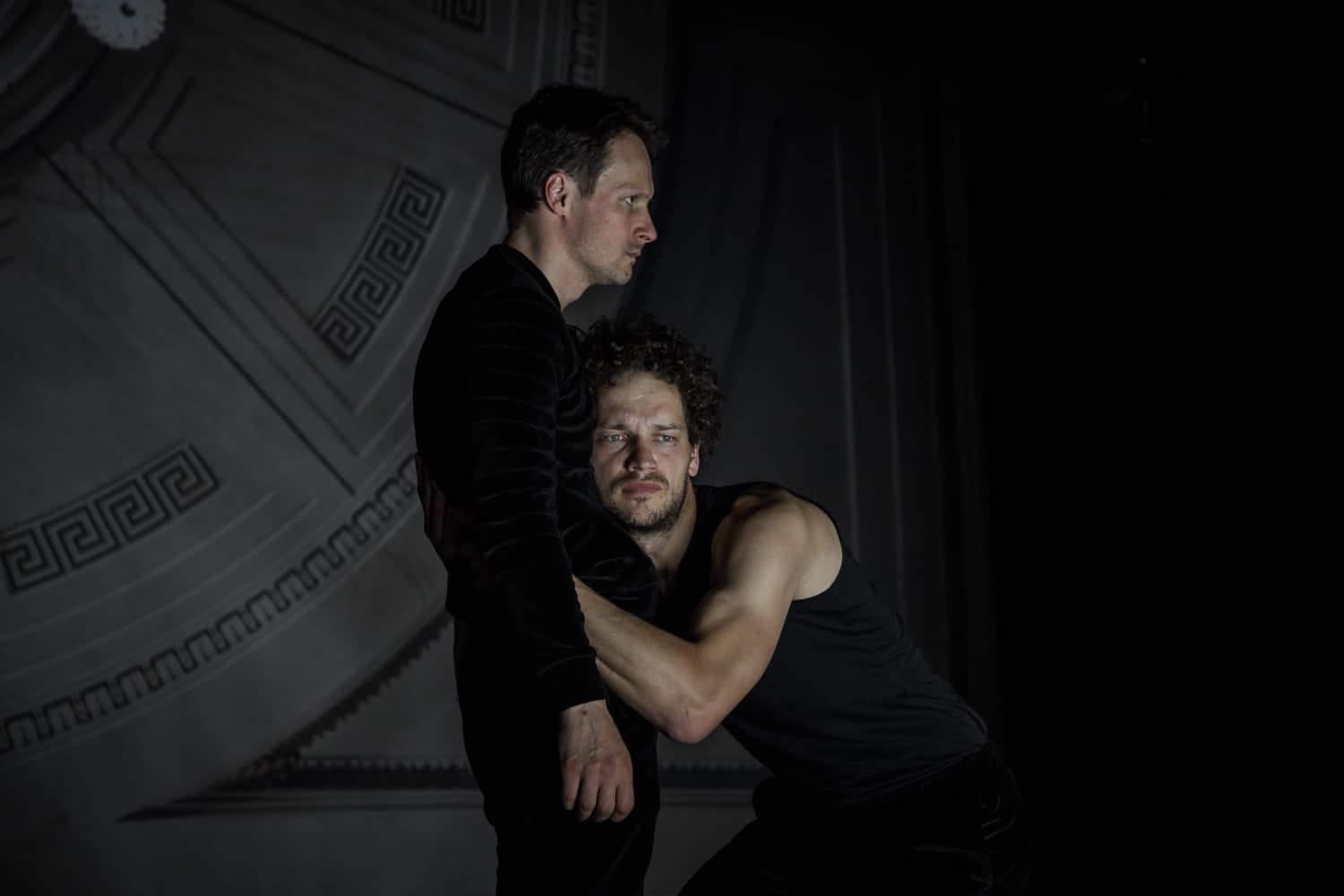 Prometejs – Rolands Beķeris, Vīrietis – Edgars Ozoliņš // Foto – Justīne Grinberga