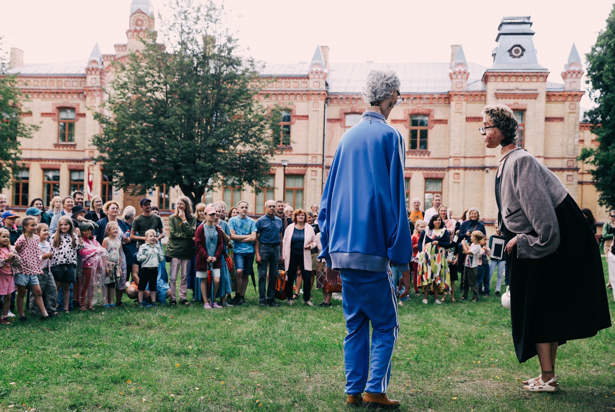 Skats no savdabīgas mācību stundas svaigā gaisā