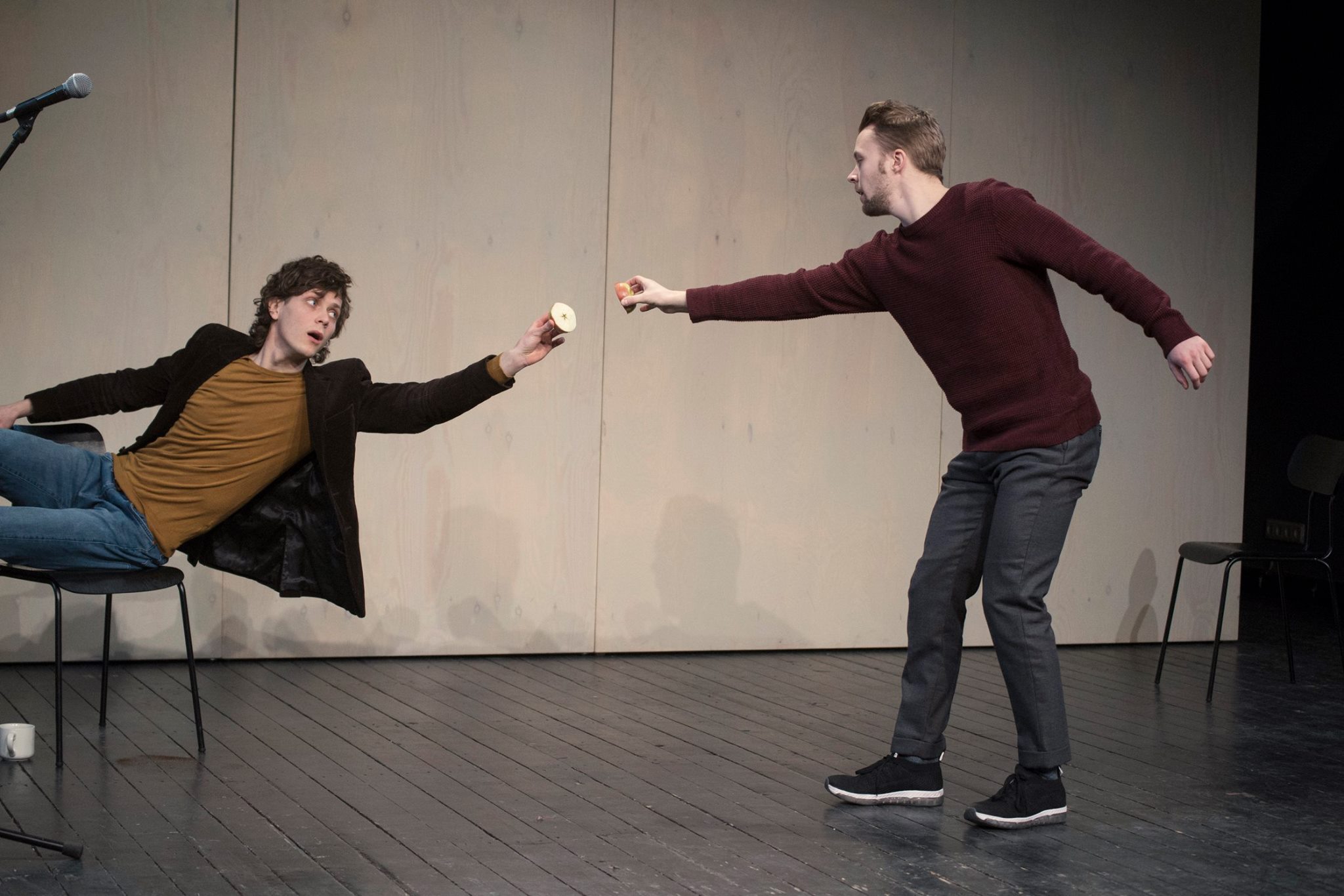 Skats no ĢIT izrādes 