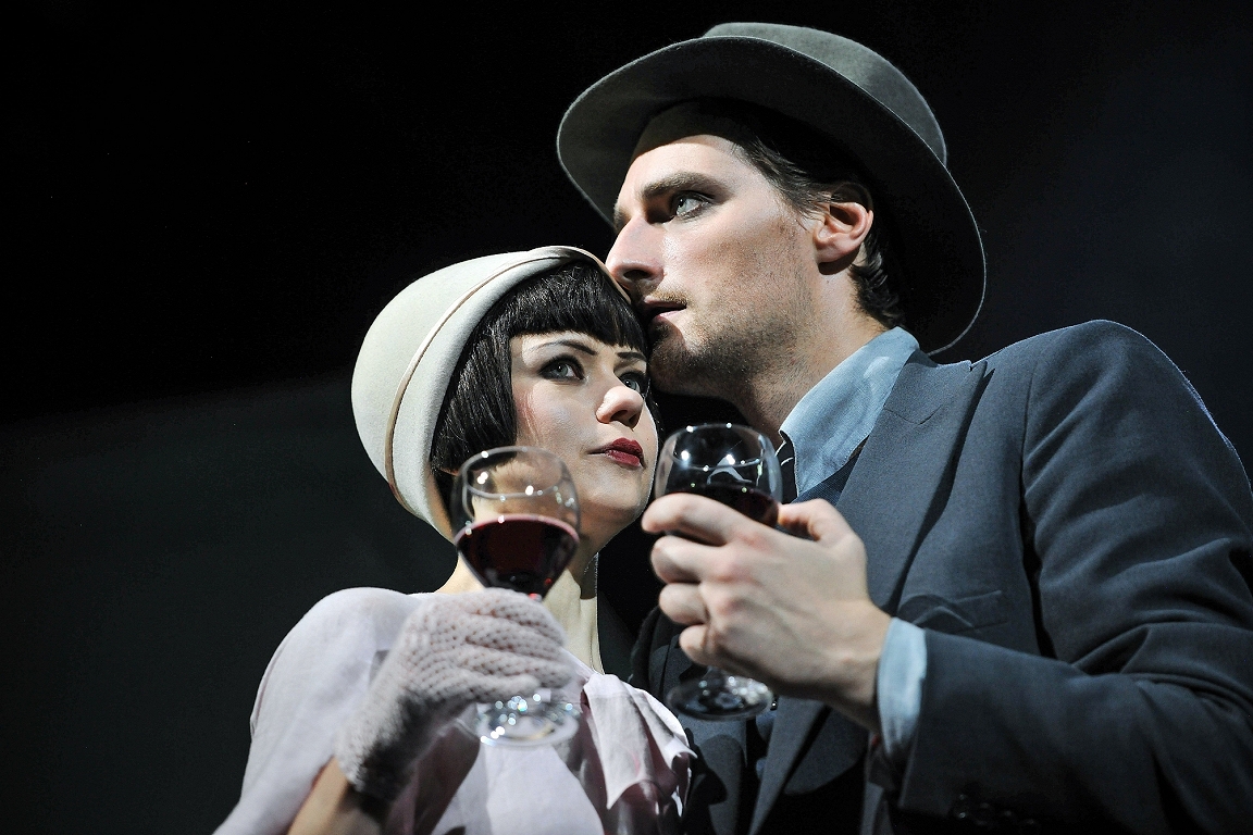 Skats no NT izrādes 