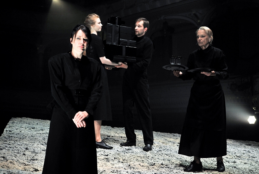 Skats no NT izrādes 