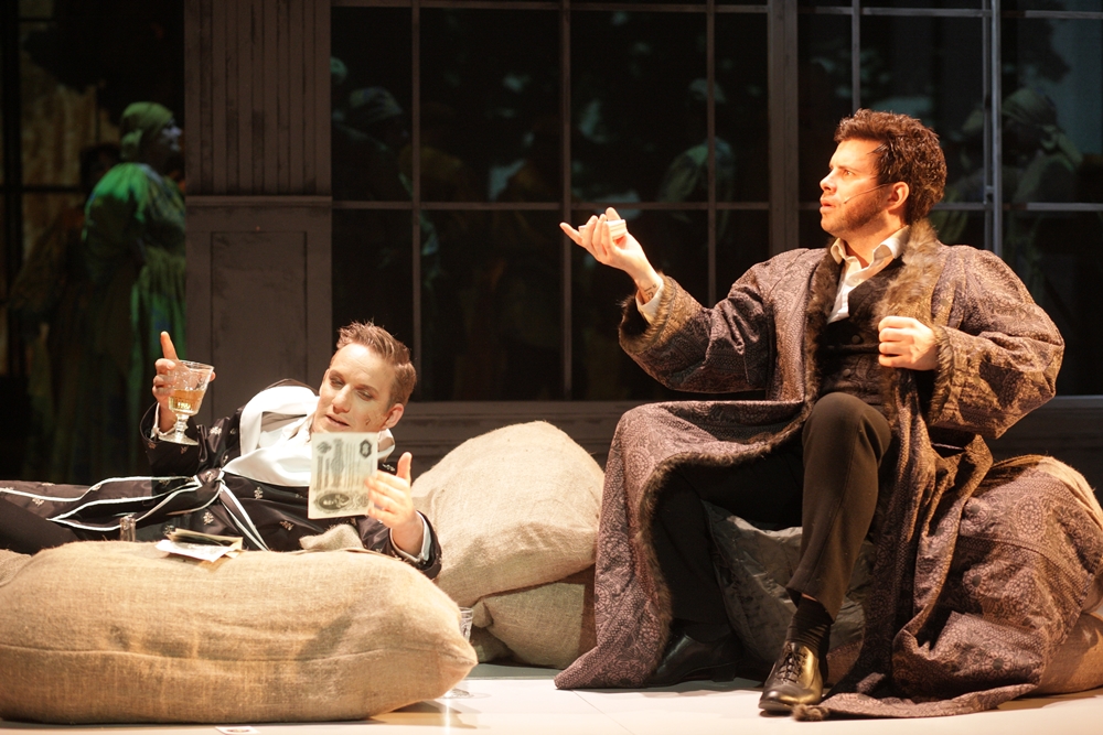 Skats no Dž. Dž. Džilindžera izrādes