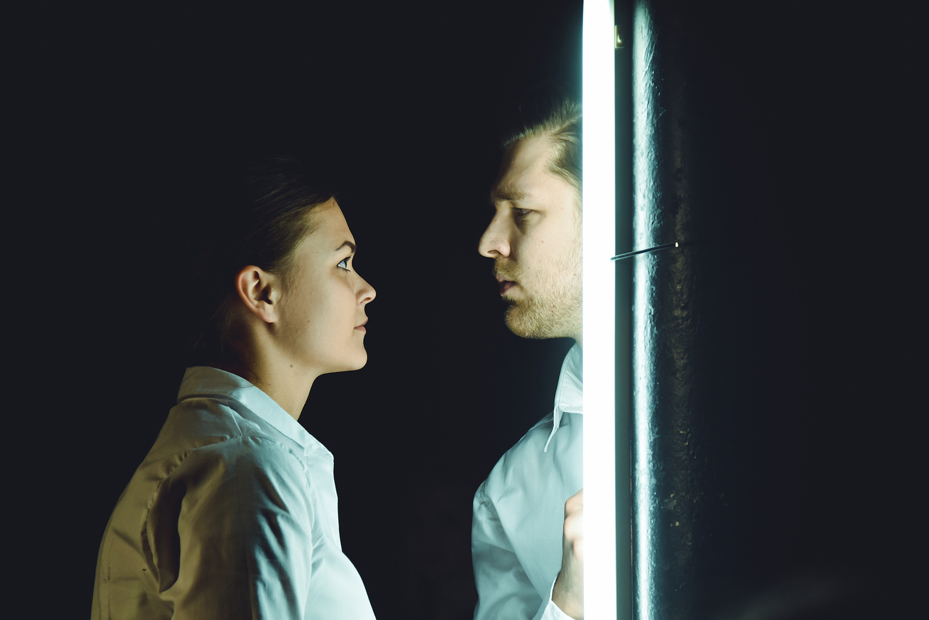 Ance Strazda un Āris Matesovičs izrādē 