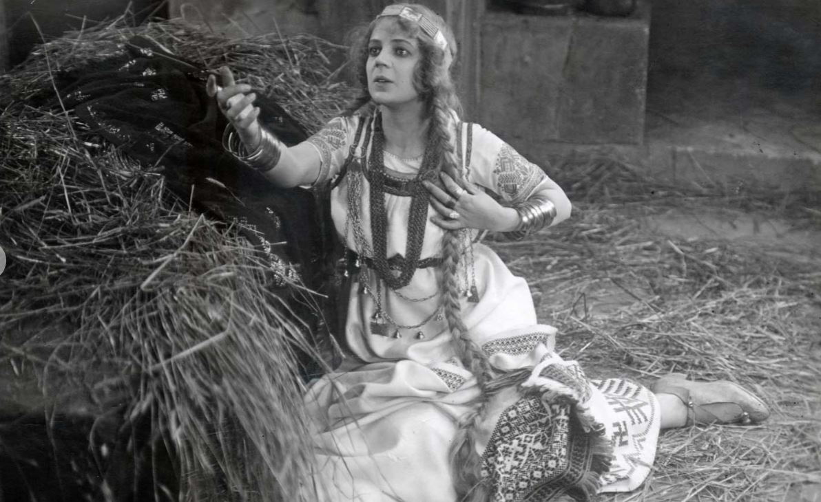 Lilita Bērziņa (Laimdota, Mirdza Saulīte) filmā 