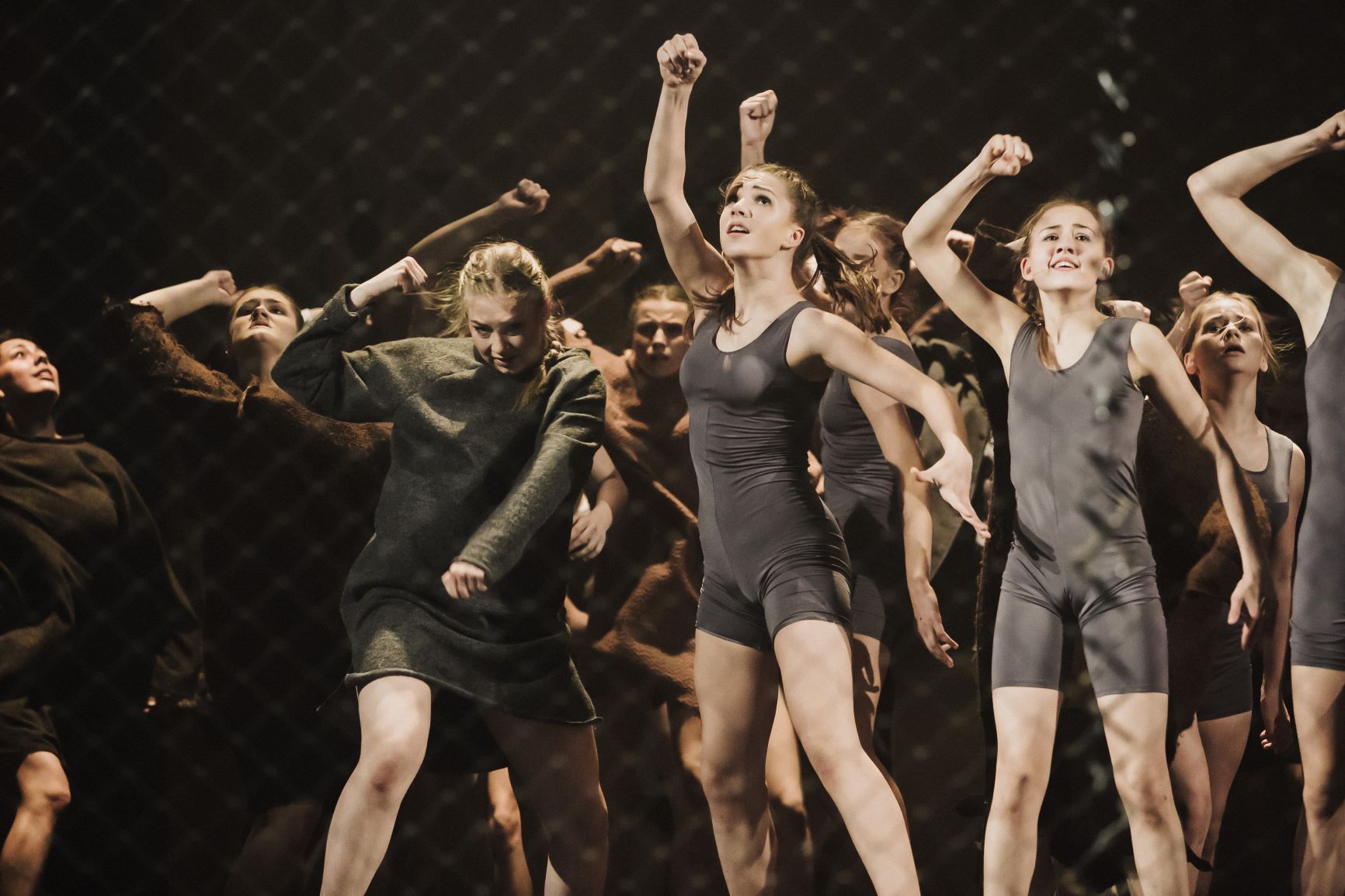 Skats no mūsdienu dejas izrādes “Gorodki”