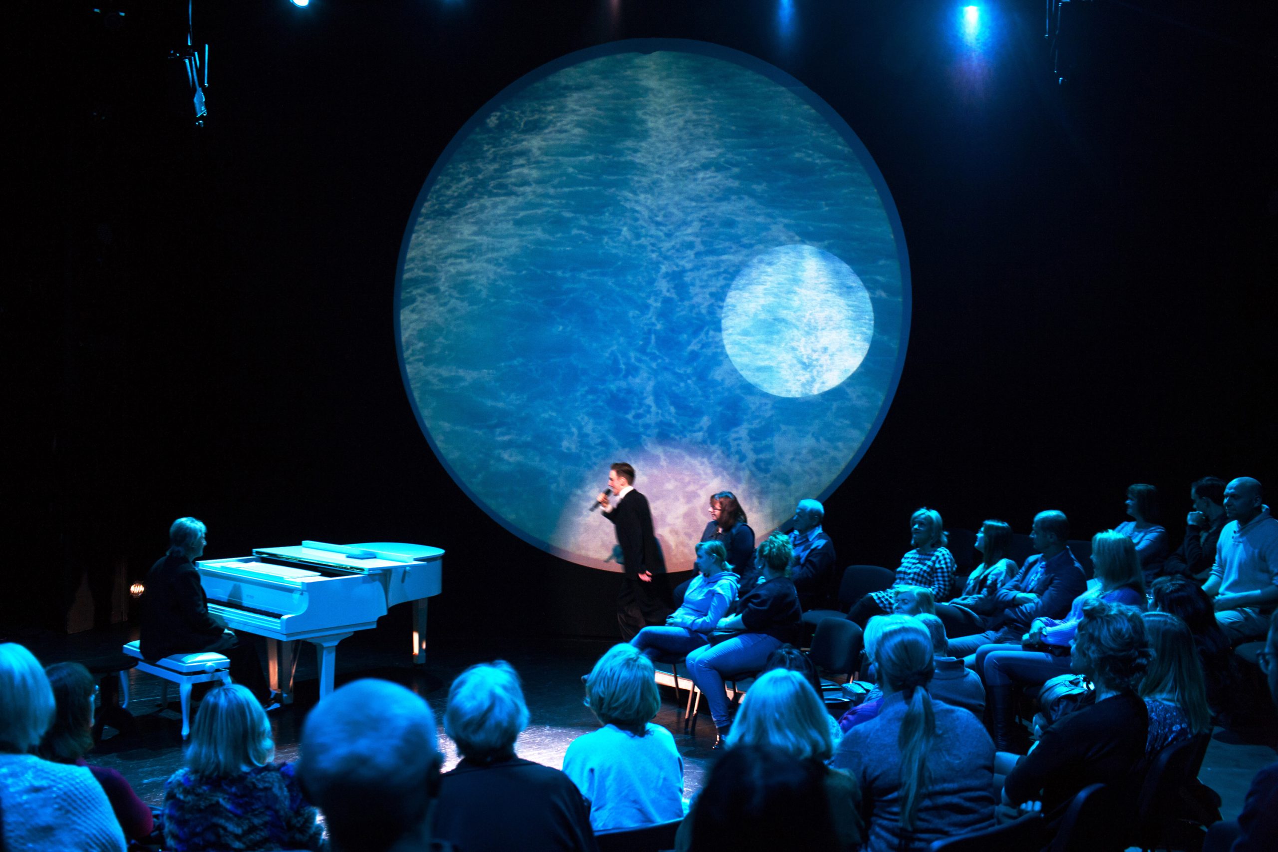 Skats no izrādes // Foto – Didzis Grozs