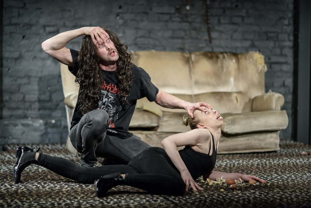 Skats no DDT izrādes 