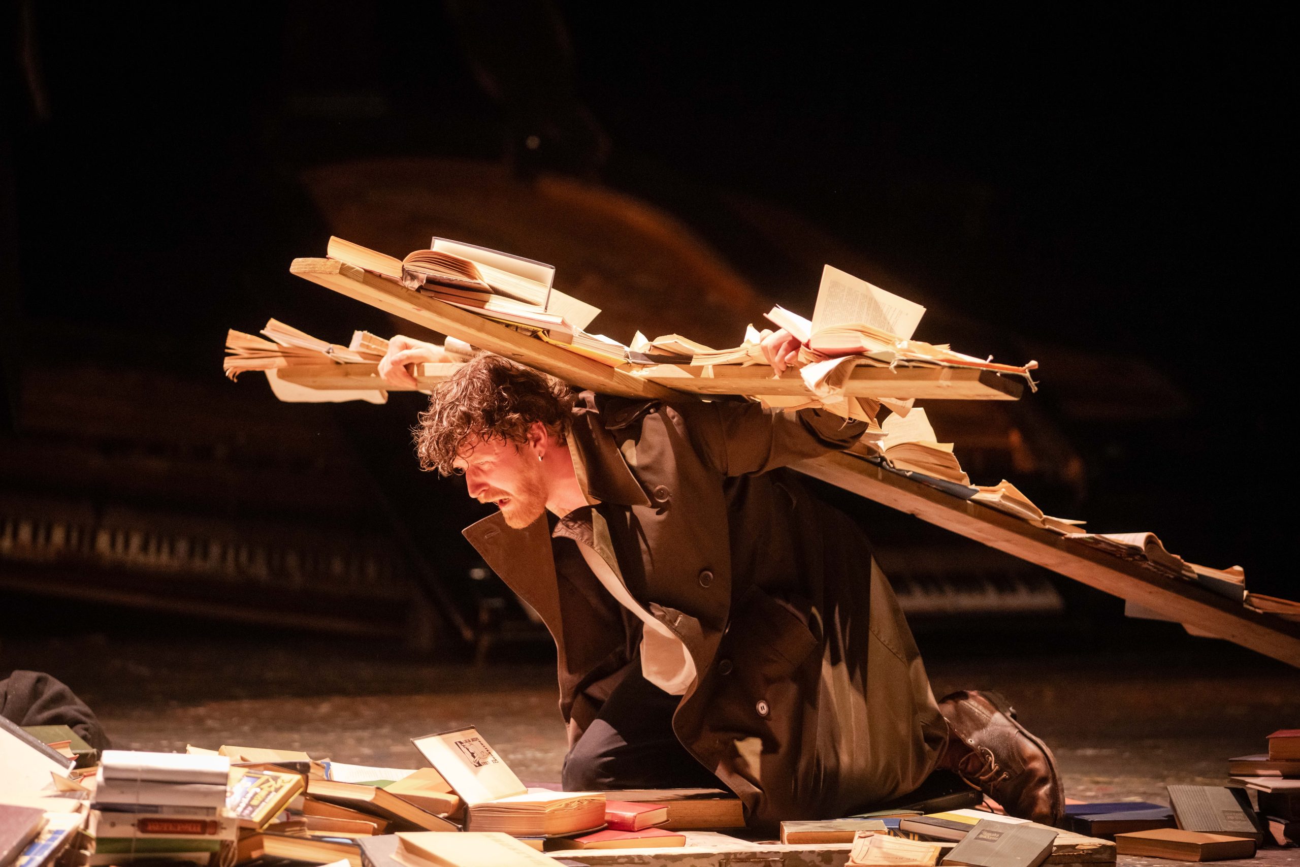 Skats no Čehova teātra izrādes 