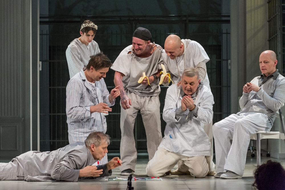 Skats no Dailes teātra izrādes