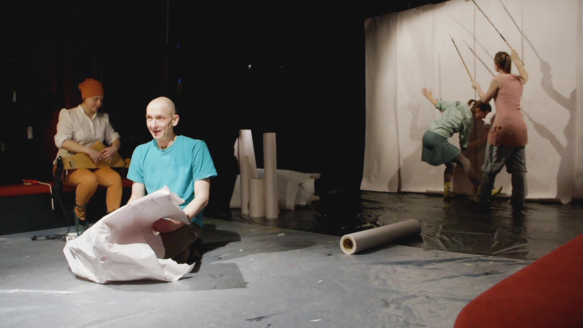 Skats no Zīmējumu teātra izrādes 