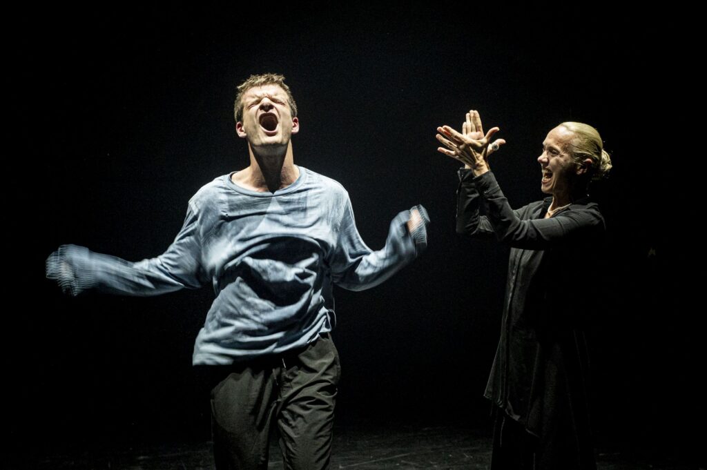 Skats no Lietuvas Nacionālā drāmas teātra izrādes 