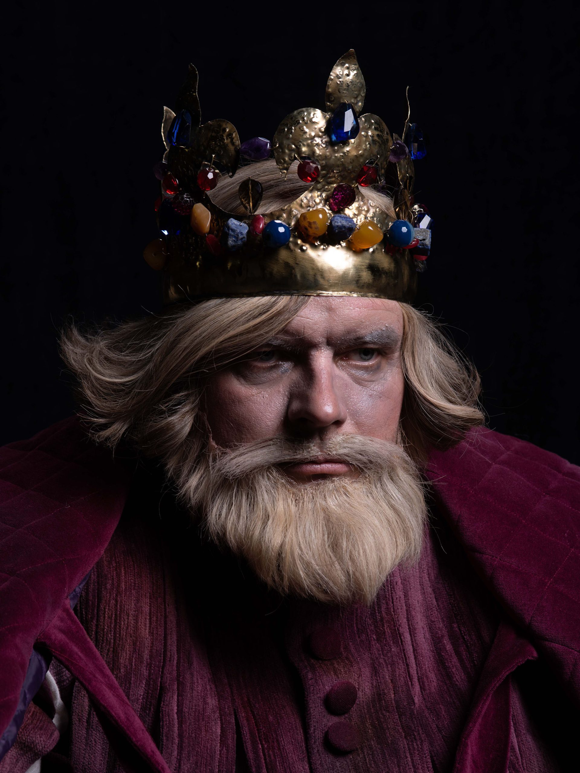 Izrāde “Ģērbējs”, aktieris Edgars Pujāts. Foto – Aigars Hibneris