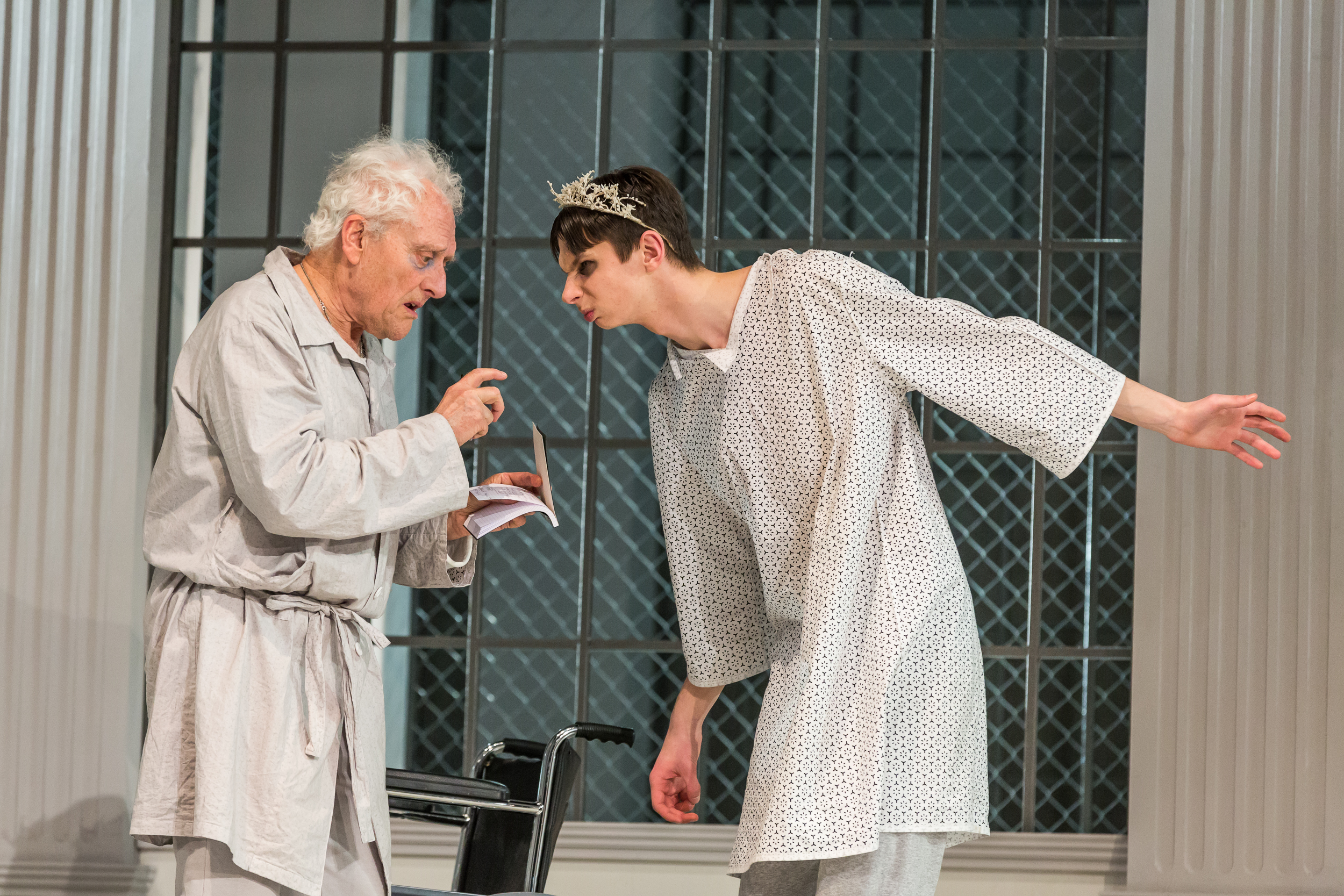 Fredriksons izrādē 