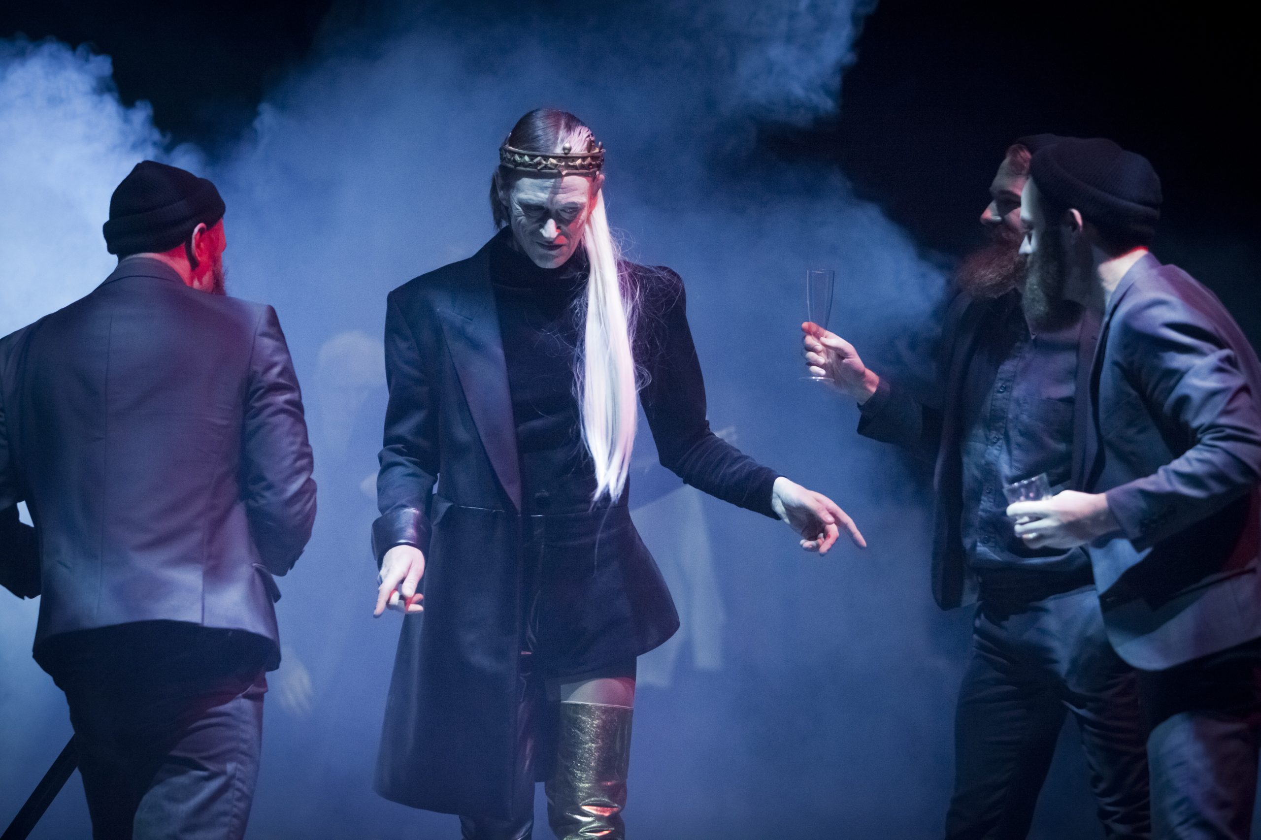 Skats no Kauņas Drāmas teātra izrādes 