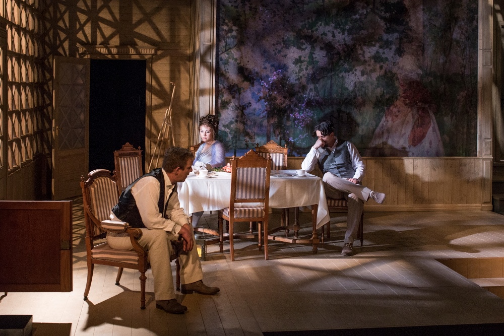 Skats no DT izrādes 