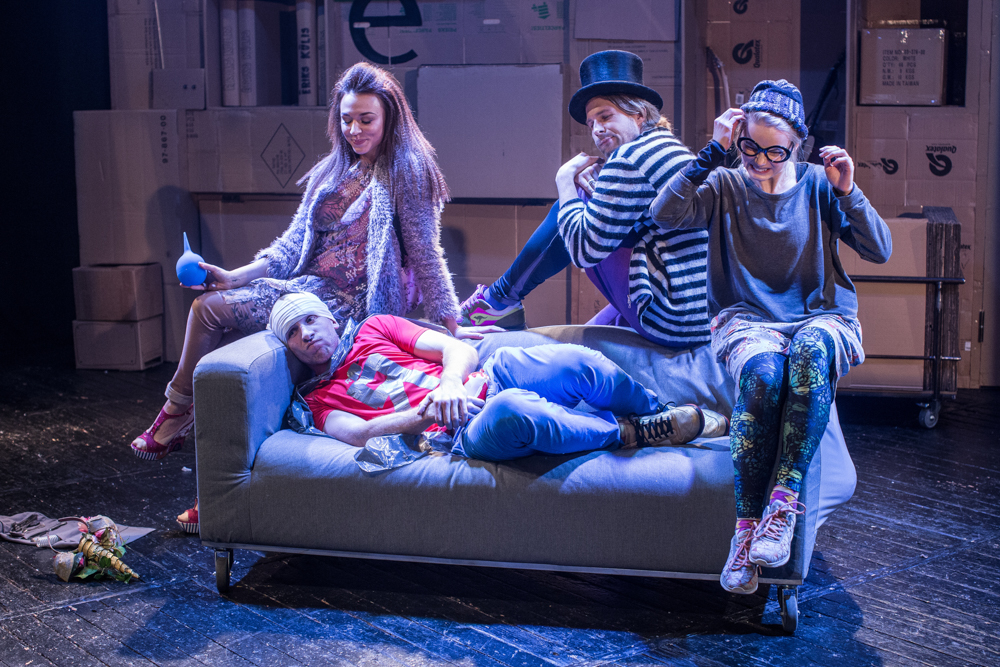 Skats no Dailes teātra izrādes