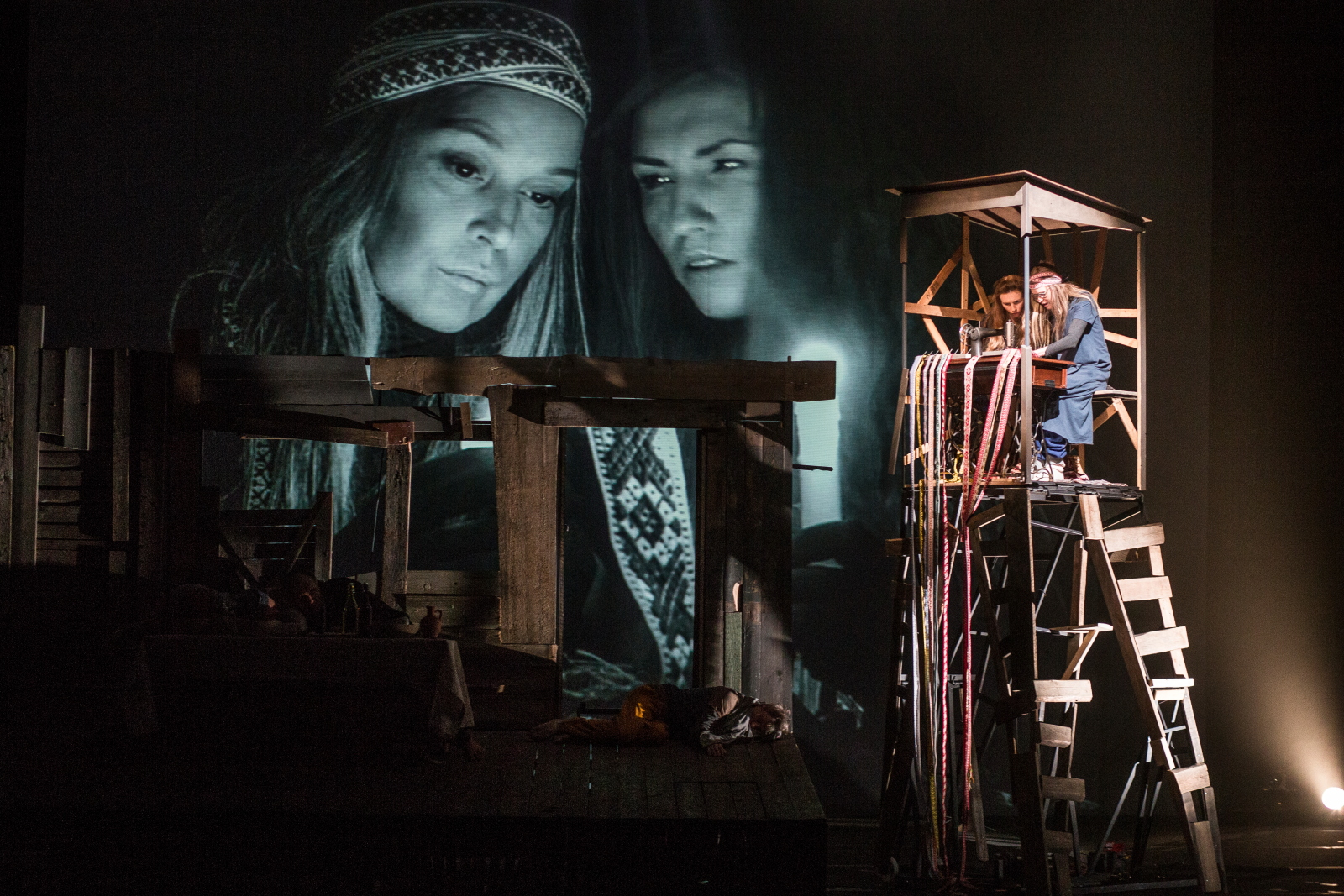 Madara – Elita Kļaviņa, Arta – Iveta Pole // Foto – Jānis Deinats