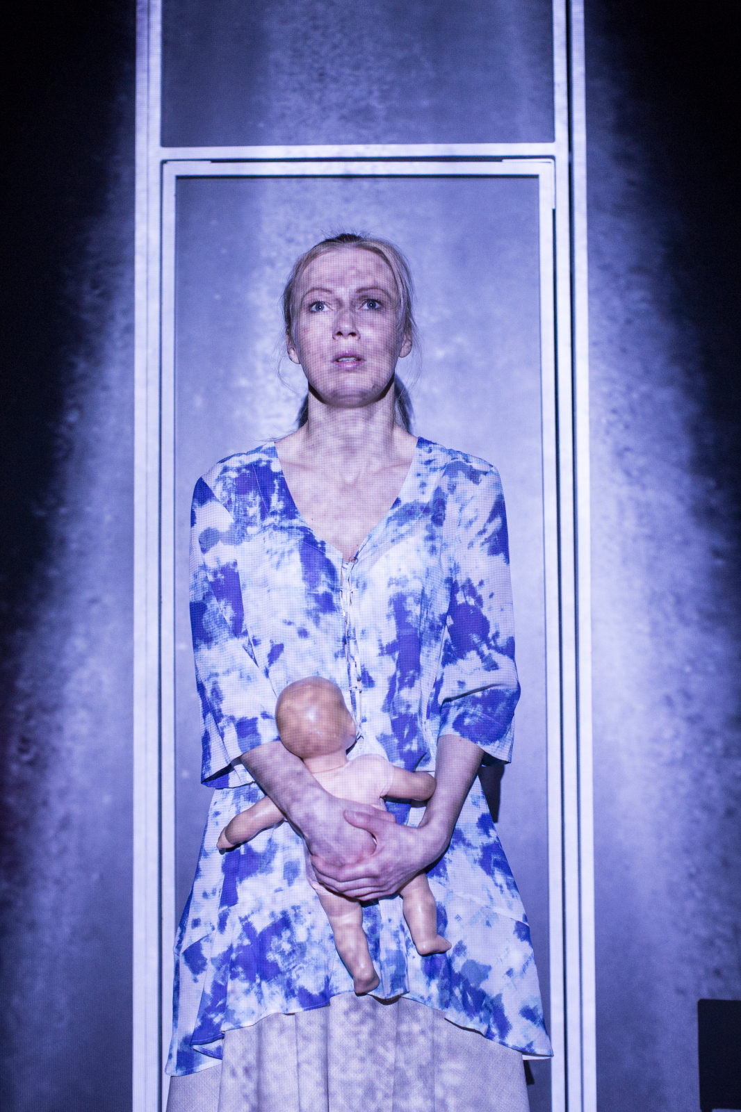 Līga Zeļģe izrādē 