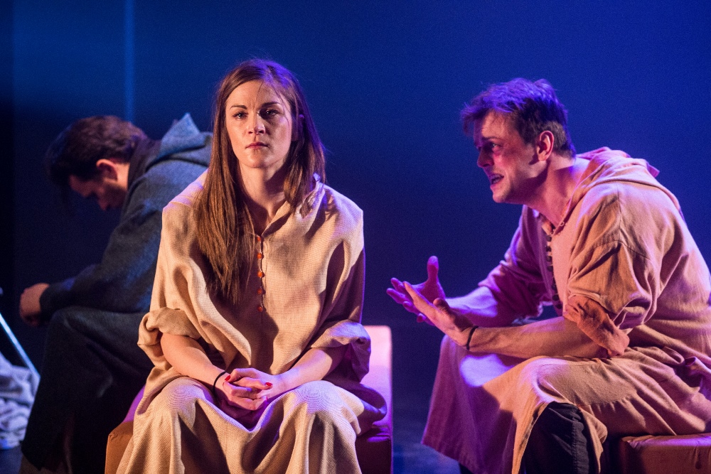 Ilze Ķuzule-Skrastiņa – Navāla, Gints Andžāns – Simons izrādē