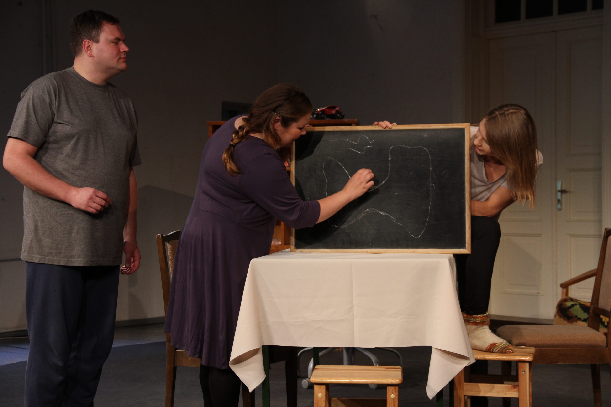 Jevgēnijs Isajevs, Liena Šmukste un Iveta Pole izrādē 