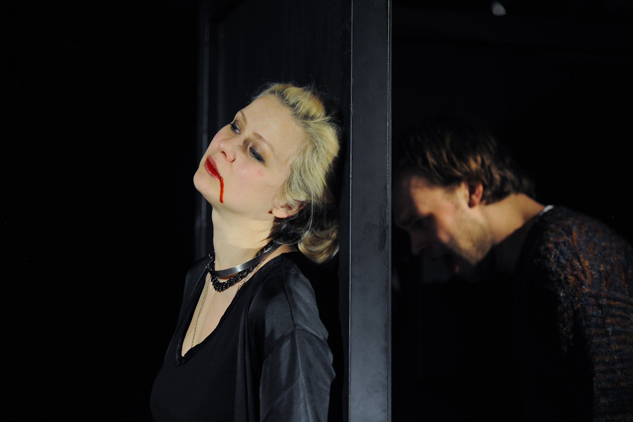 Nastasja Fiļipovna – Dita Lūriņa, Rogožins – Kaspars Dumburs // Foto – Kristaps Kalns