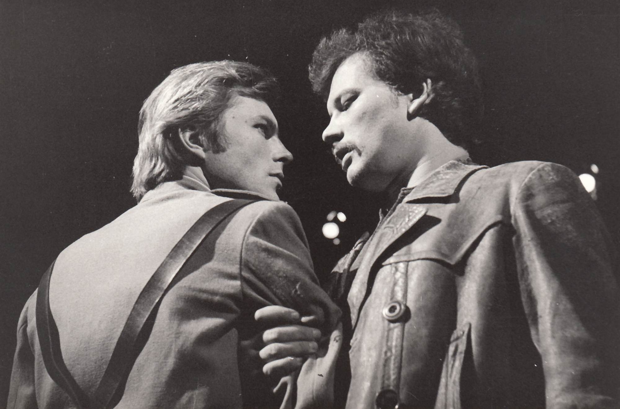 Jānis Kaijaks (Rītens Straume), Valdis Lūriņš (Devītais)