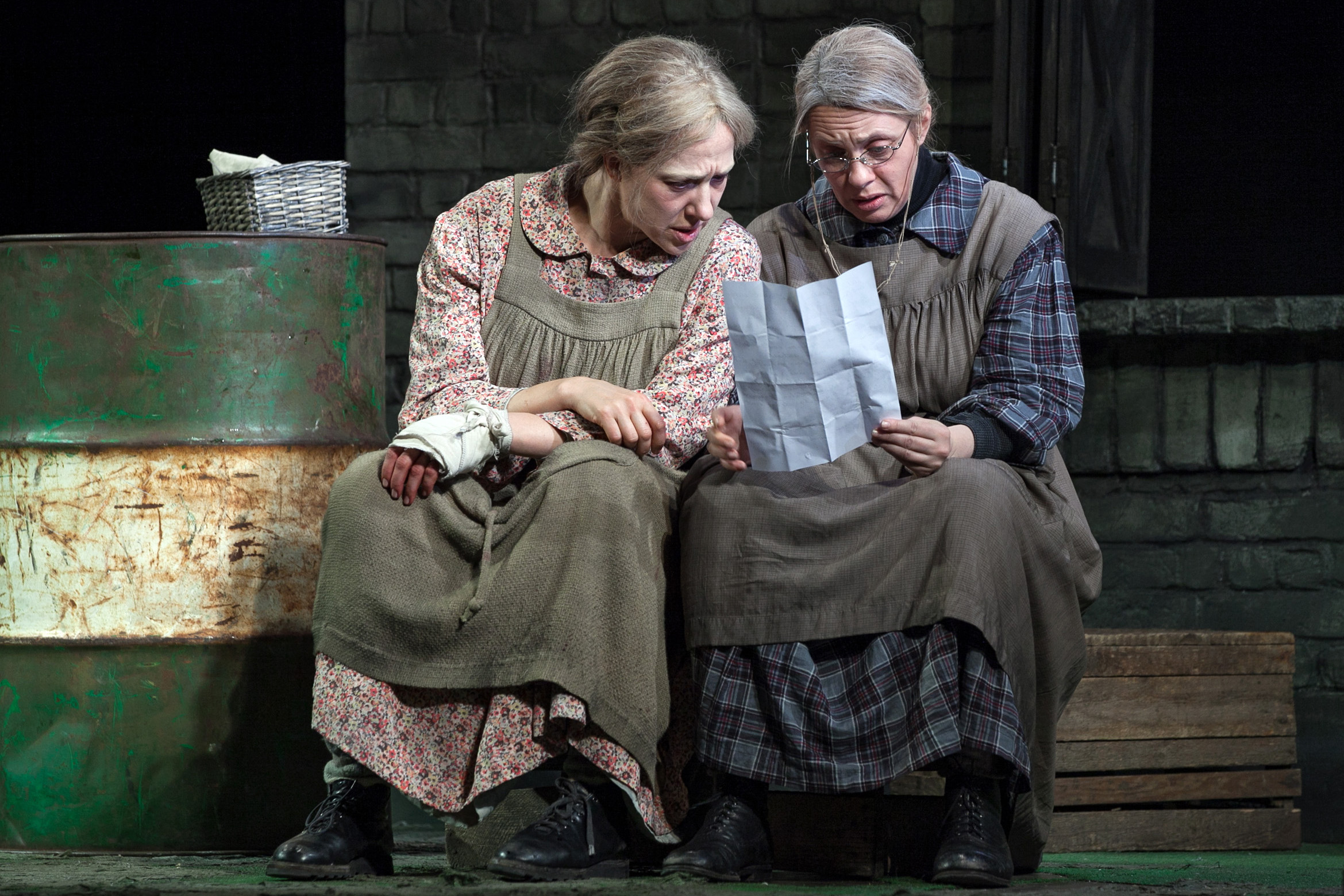 Eilīna – Karīna Tatarinova, Keita – Sigita Jevgļevska // Foto – Ziedonis Safronovs