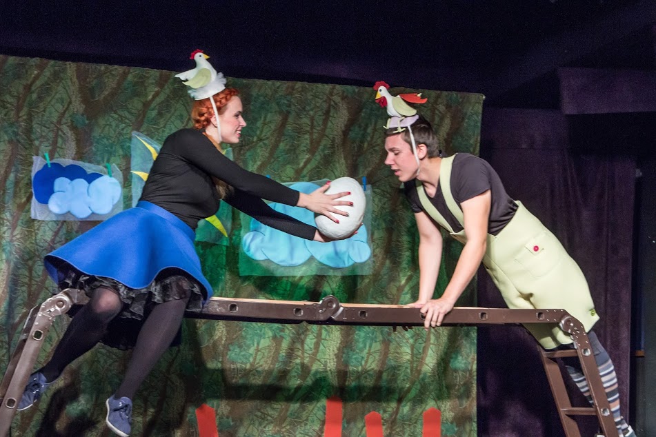 Skats no Liepājas Jauniešu teātra studijas izrādes 