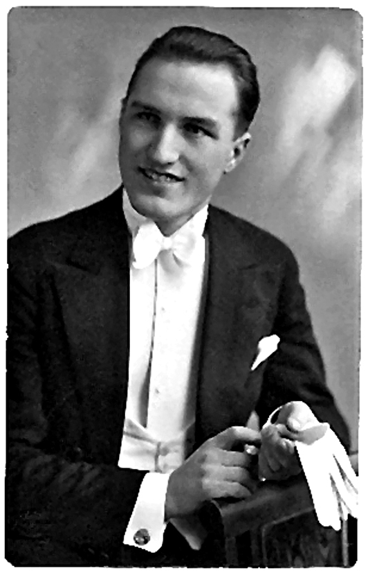 Vilis Lapenieks režisora Ernesta Feldmaņa iestudētajā Molnāra lugā 