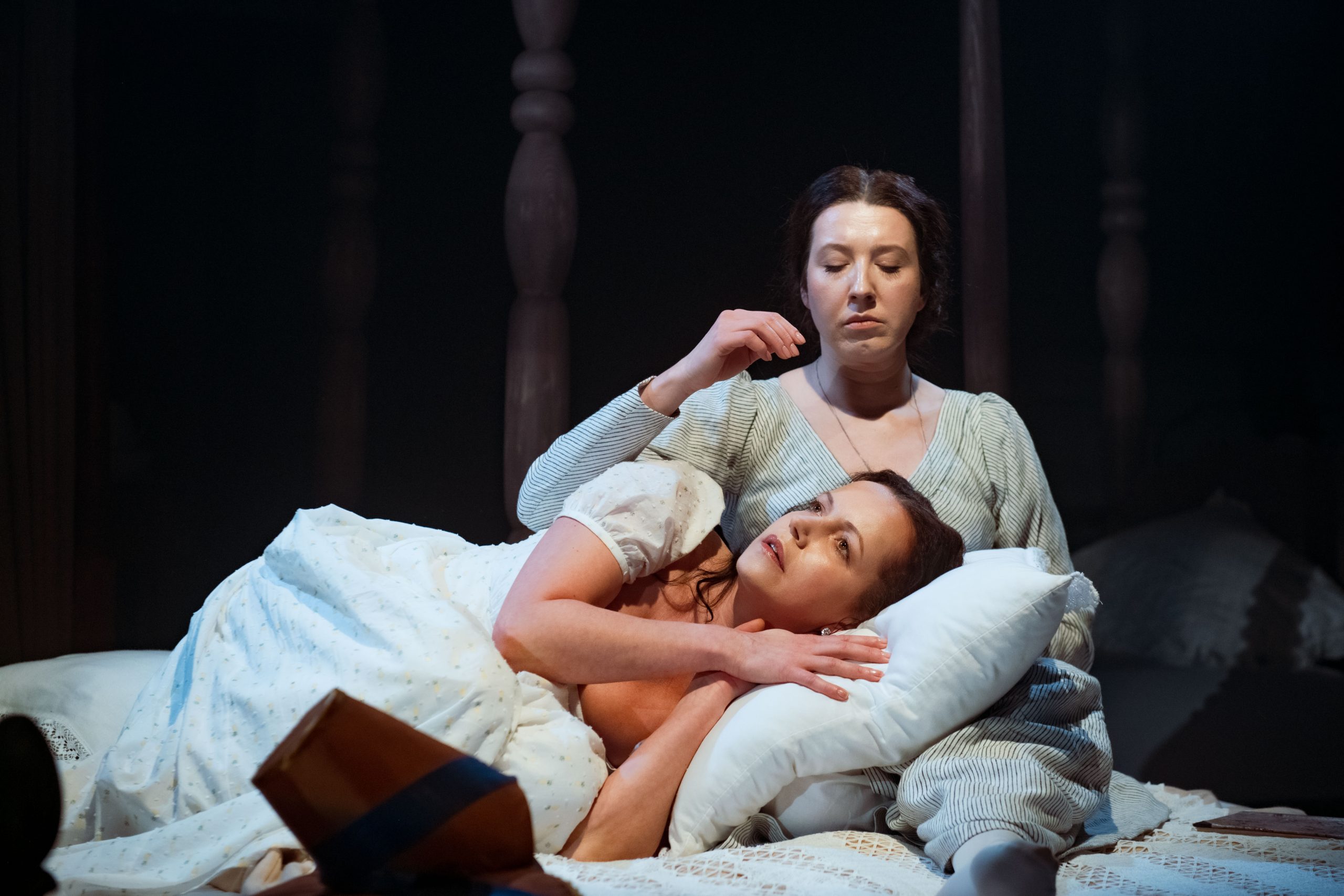 Kitija – Anna Klēvere, Mērija – Marija Bērziņa // Foto – Kristaps Kalns