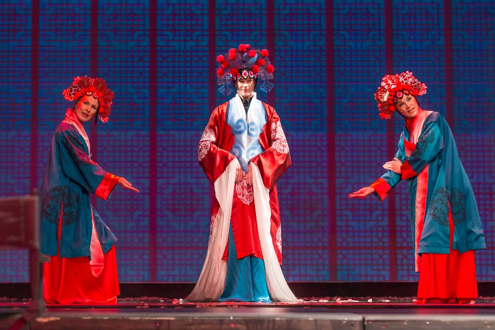 Skats no Dailes teātra izrādes 