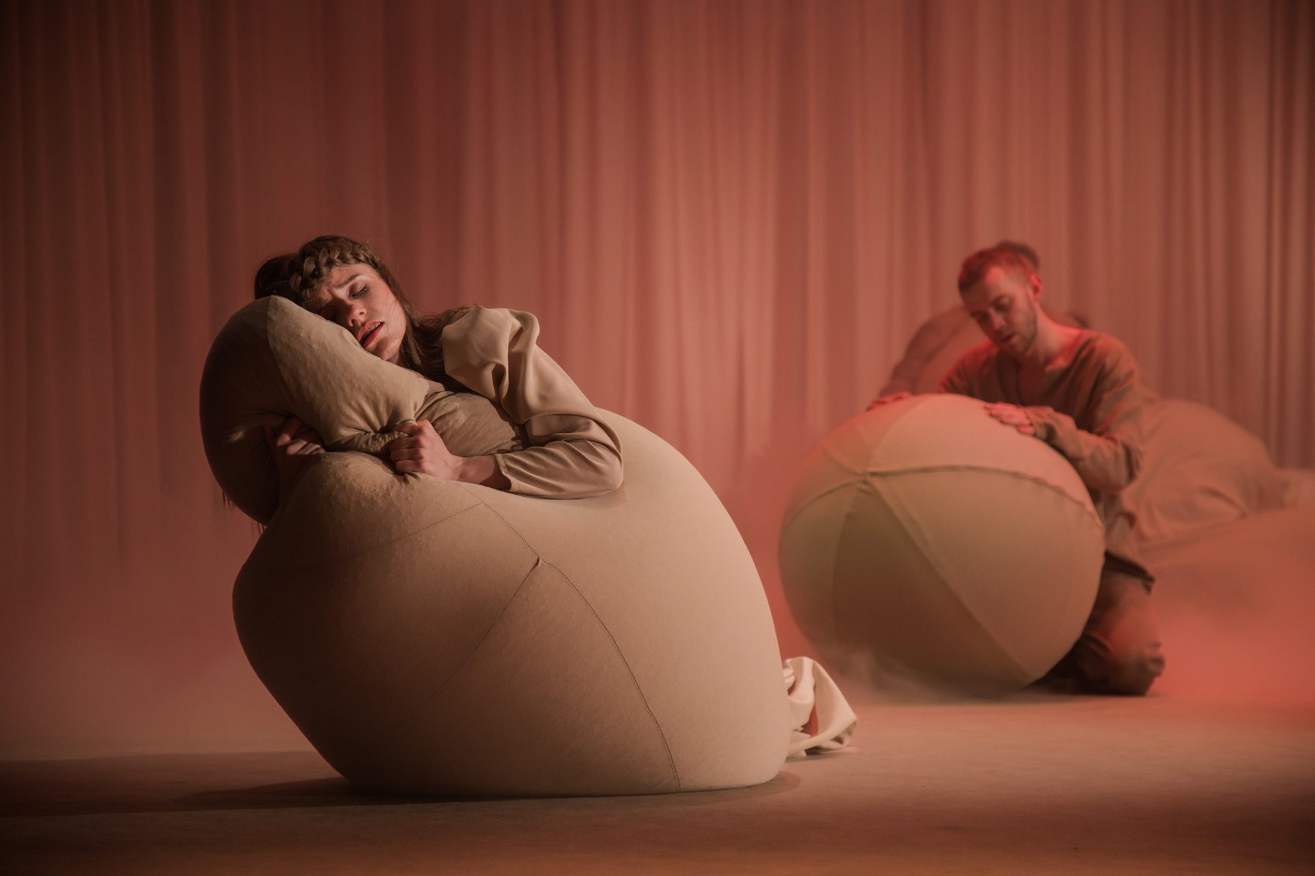 Skats no Liepājas teātra izrādes 