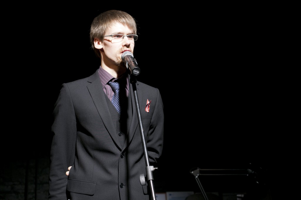 Jānis Balodis izrādē-lekcijā