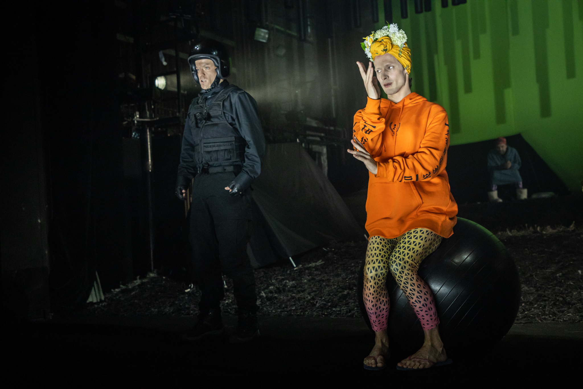 Otello – Kaspars Kārkliņš, Dezdemona – Rolands Beķeris // Foto – Justīne Grinberga