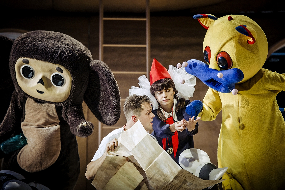 Skats no DT izrādes 