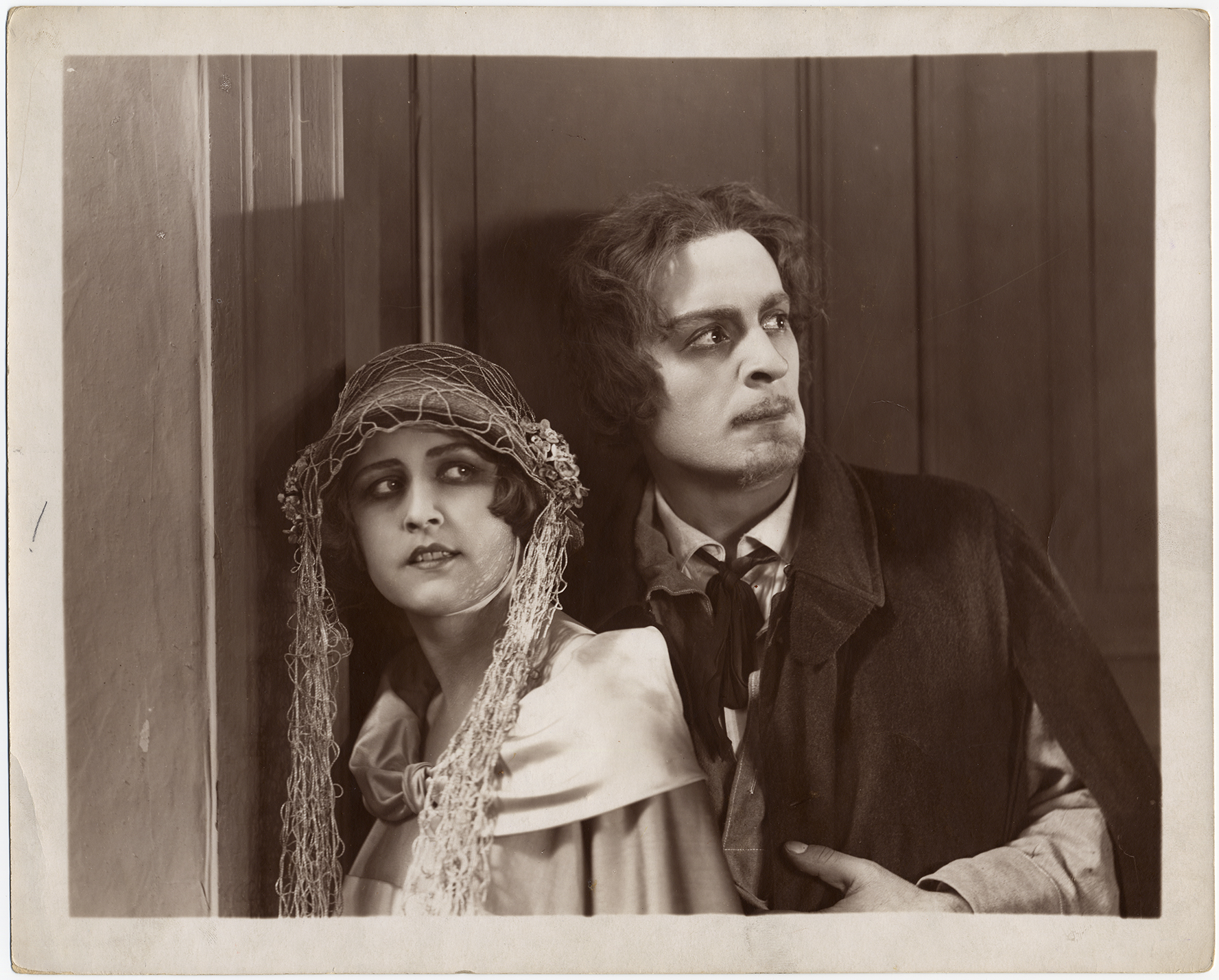 Jurijs Jurovskis kopā ar aktrisi Kseniju Desni filmā 