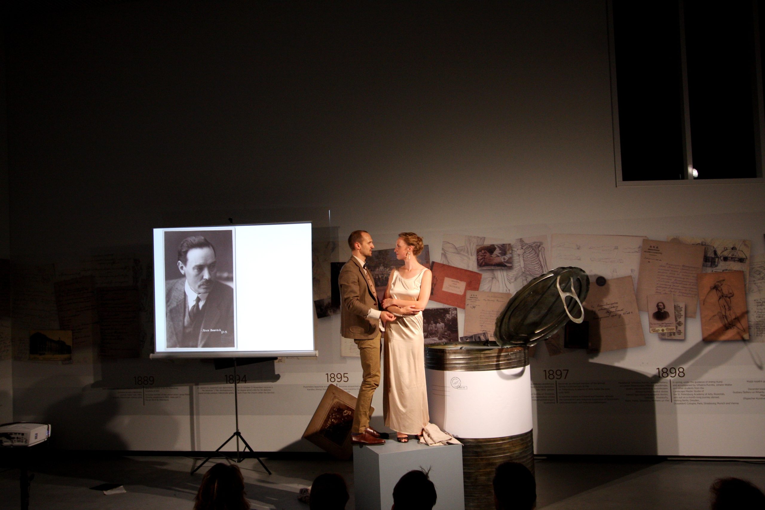 Izrādes publicitātes foto