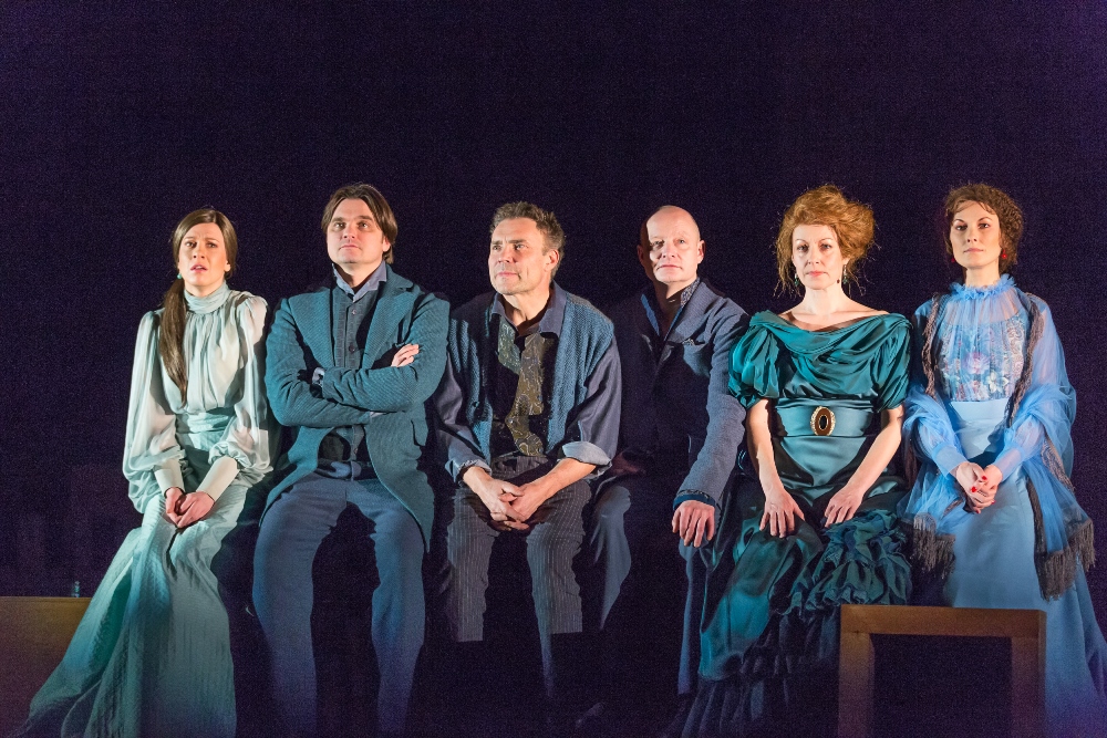 Skats no Dailes teātra izrādes